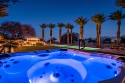 Moon Shadow Villa, Private,80ft Infinity Pool, Spa - Image 2
