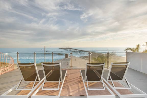 Surfside Oasis 3bd Penthouse, Ocean View Rooftop - Image 1