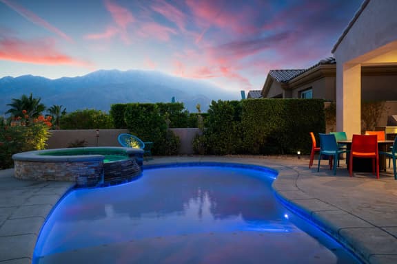 Chimayo Villa, Poolside Mtn Views close to PS - Image 1