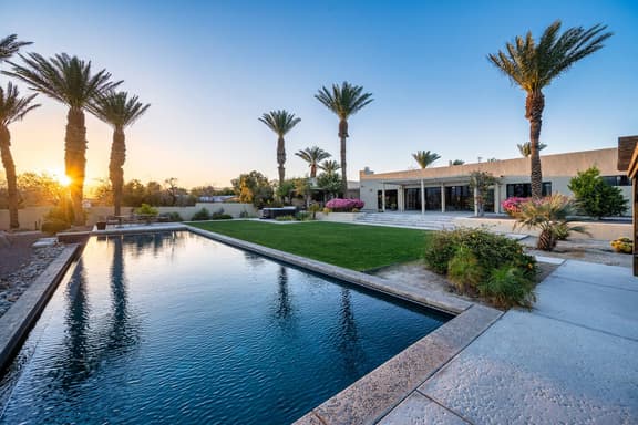 Moon Shadow Villa, Private,80ft Infinity Pool, Spa - Image 1